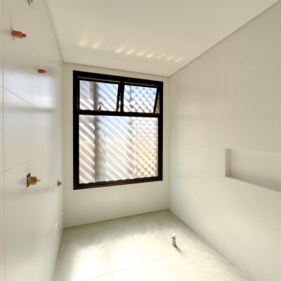 Apartamentos com 148m², 3 quartos, 3 suítes, 2 garagens, no bairro Jurerê em Florianópolis