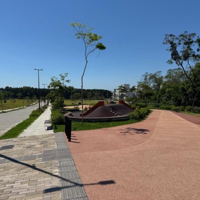 Terrenos Residenciais com 377m², no bairro Campeche em Florianópolis