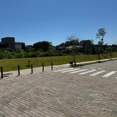 Terrenos Residenciais com 377m², no bairro Campeche em Florianópolis