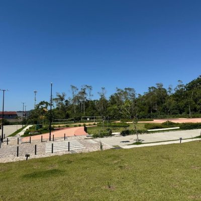 Terrenos Residenciais com 372m², no bairro Campeche em Florianópolis