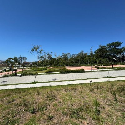 Terrenos Residenciais com 372m², no bairro Campeche em Florianópolis