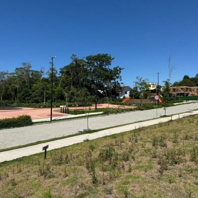 Terrenos Residenciais com 372m², no bairro Campeche em Florianópolis