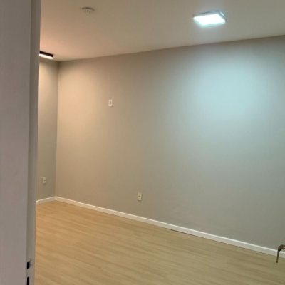 Casa Residencial com 200m², 4 quartos, 1 suíte, 4 garagens, no bairro Santa Mônica em Florianópolis