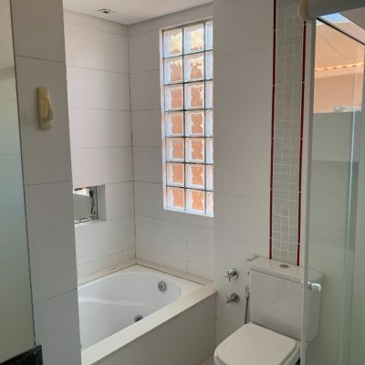 Casa Residencial com 200m², 4 quartos, 1 suíte, 4 garagens, no bairro Santa Mônica em Florianópolis