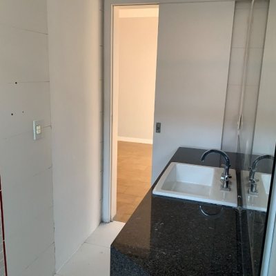Casa Residencial com 200m², 4 quartos, 1 suíte, 4 garagens, no bairro Santa Mônica em Florianópolis