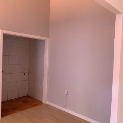 Casa Residencial com 200m², 4 quartos, 1 suíte, 4 garagens, no bairro Santa Mônica em Florianópolis