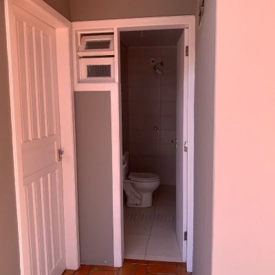 Casa Residencial com 200m², 4 quartos, 1 suíte, 4 garagens, no bairro Santa Mônica em Florianópolis