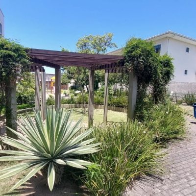 Apartamentos com 93m², 3 quartos, 1 suíte, 2 garagens, no bairro Campeche em Florianópolis