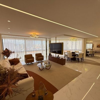 Apartamentos com 172m², 3 quartos, 2 suítes, 2 garagens, no bairro Centro em Florianópolis