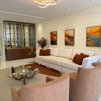 Apartamentos com 172m², 3 quartos, 2 suítes, 2 garagens, no bairro Centro em Florianópolis