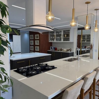 Apartamentos com 172m², 3 quartos, 2 suítes, 2 garagens, no bairro Centro em Florianópolis