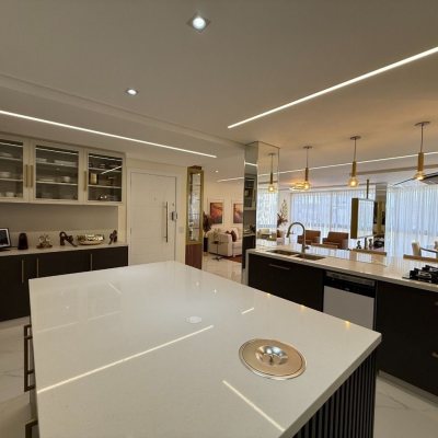 Apartamentos com 172m², 3 quartos, 2 suítes, 2 garagens, no bairro Centro em Florianópolis