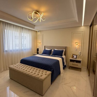 Apartamentos com 172m², 3 quartos, 2 suítes, 2 garagens, no bairro Centro em Florianópolis