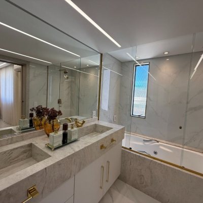 Apartamentos com 172m², 3 quartos, 2 suítes, 2 garagens, no bairro Centro em Florianópolis