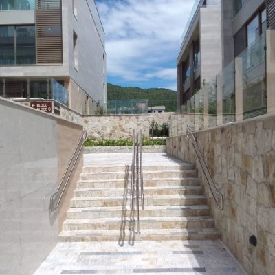 Loft com 65m², 1 quarto, 1 suíte, 2 garagens, no bairro Campeche em Florianópolis