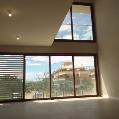 Loft com 65m², 1 quarto, 1 suíte, 2 garagens, no bairro Campeche em Florianópolis