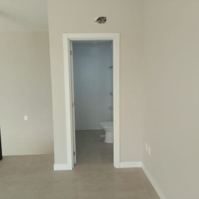 Loft com 65m², 1 quarto, 1 suíte, 2 garagens, no bairro Campeche em Florianópolis