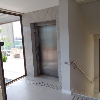 Loft com 65m², 1 quarto, 1 suíte, 2 garagens, no bairro Campeche em Florianópolis