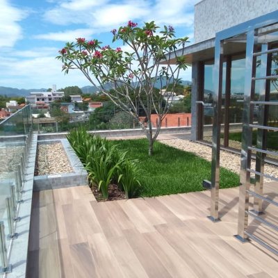 Loft com 65m², 1 quarto, 1 suíte, 2 garagens, no bairro Campeche em Florianópolis