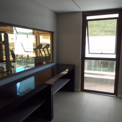 Loft com 65m², 1 quarto, 1 suíte, 2 garagens, no bairro Campeche em Florianópolis