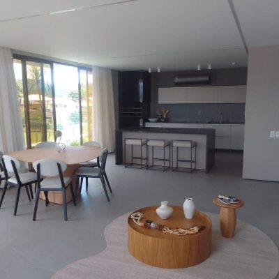 Loft com 65m², 1 quarto, 1 suíte, 2 garagens, no bairro Campeche em Florianópolis