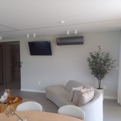 Loft com 65m², 1 quarto, 1 suíte, 2 garagens, no bairro Campeche em Florianópolis