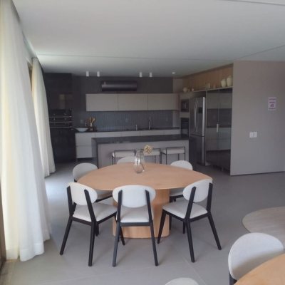 Loft com 65m², 1 quarto, 1 suíte, 2 garagens, no bairro Campeche em Florianópolis