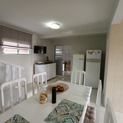 Casa Residencial com 176m², 3 quartos, 1 garagem, no bairro Monte Verde em Florianópolis