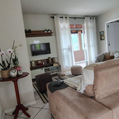 Casa Residencial com 176m², 3 quartos, 1 garagem, no bairro Monte Verde em Florianópolis