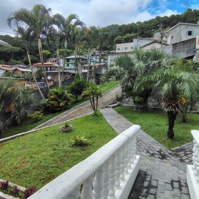 Casa Residencial com 176m², 3 quartos, 1 garagem, no bairro Monte Verde em Florianópolis
