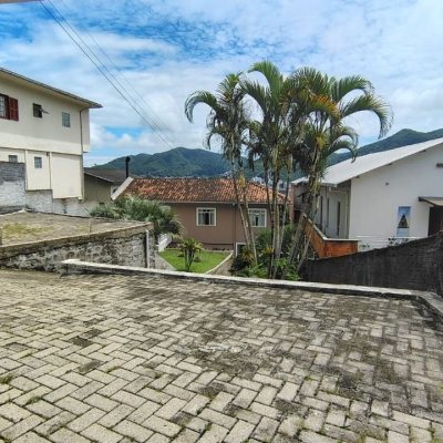 Casa Residencial com 176m², 3 quartos, 1 garagem, no bairro Monte Verde em Florianópolis