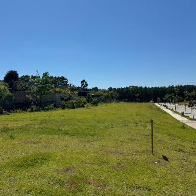 Terrenos Residenciais com 749m², no bairro Campeche em Florianópolis