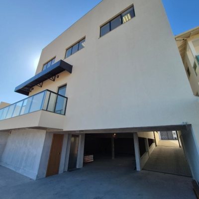 Sobrado Comercial com 430m², 10 garagens, no bairro Jardim Atlântico em Florianópolis