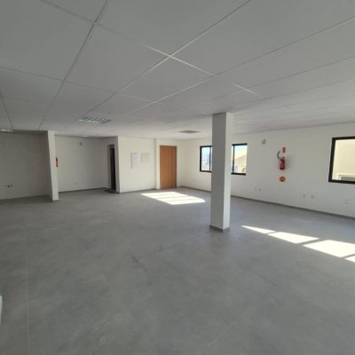 Sobrado Comercial com 430m², 10 garagens, no bairro Jardim Atlântico em Florianópolis