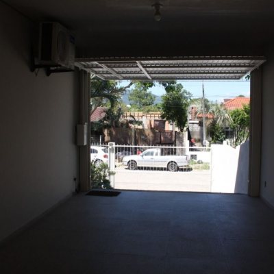 Casa Residencial com 508m², 5 quartos, 2 suítes, 5 garagens, no bairro Campeche em Florianópolis