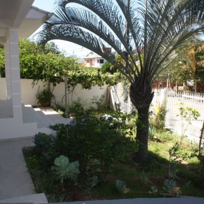 Casa Residencial com 508m², 5 quartos, 2 suítes, 5 garagens, no bairro Campeche em Florianópolis