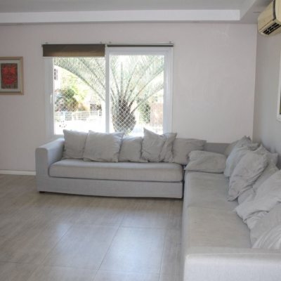 Casa Residencial com 508m², 5 quartos, 2 suítes, 5 garagens, no bairro Campeche em Florianópolis