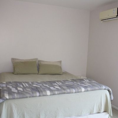 Casa Residencial com 508m², 5 quartos, 2 suítes, 5 garagens, no bairro Campeche em Florianópolis