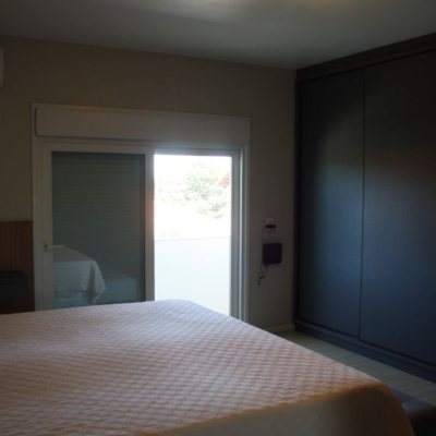 Casa Residencial com 508m², 5 quartos, 2 suítes, 5 garagens, no bairro Campeche em Florianópolis