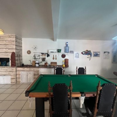 Casa Residencial com 508m², 5 quartos, 2 suítes, 5 garagens, no bairro Campeche em Florianópolis