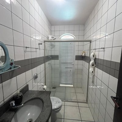 Casa Residencial com 508m², 5 quartos, 2 suítes, 5 garagens, no bairro Campeche em Florianópolis