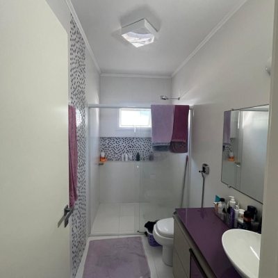 Casa Residencial com 508m², 5 quartos, 2 suítes, 5 garagens, no bairro Campeche em Florianópolis