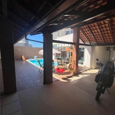 Casa Residencial com 508m², 5 quartos, 2 suítes, 5 garagens, no bairro Campeche em Florianópolis