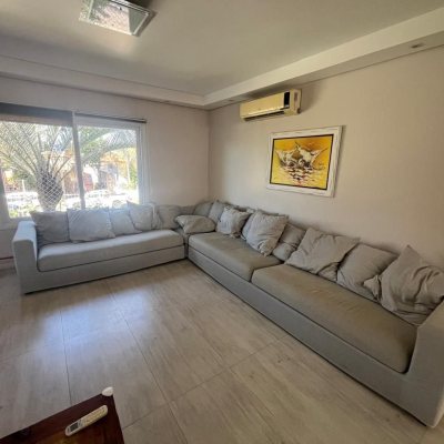 Casa Residencial com 508m², 5 quartos, 2 suítes, 5 garagens, no bairro Campeche em Florianópolis