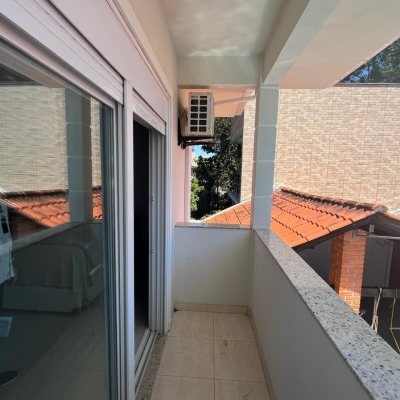Casa Residencial com 508m², 5 quartos, 2 suítes, 5 garagens, no bairro Campeche em Florianópolis