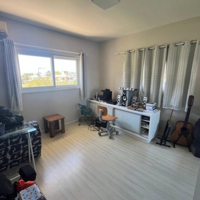 Casa Residencial com 508m², 5 quartos, 2 suítes, 5 garagens, no bairro Campeche em Florianópolis