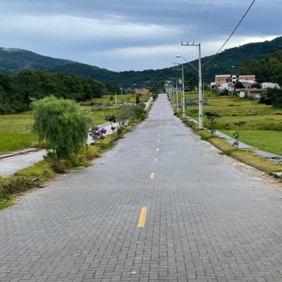 Terrenos Residenciais com 413m², no bairro São João Do Rio Vermelho em Florianópolis