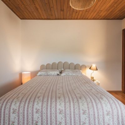 Casa Residencial com 160m², 4 quartos, 2 garagens, no bairro Rio Tavares em Florianópolis