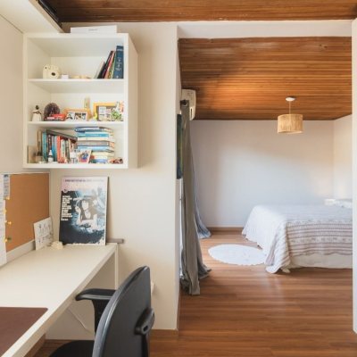 Casa Residencial com 160m², 4 quartos, 2 garagens, no bairro Rio Tavares em Florianópolis