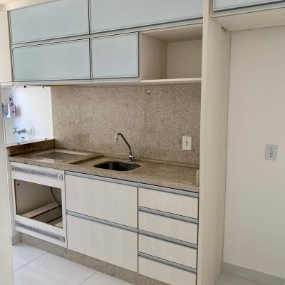 Apartamentos com 55m², 2 quartos, 1 garagem, no bairro Serraria em São José